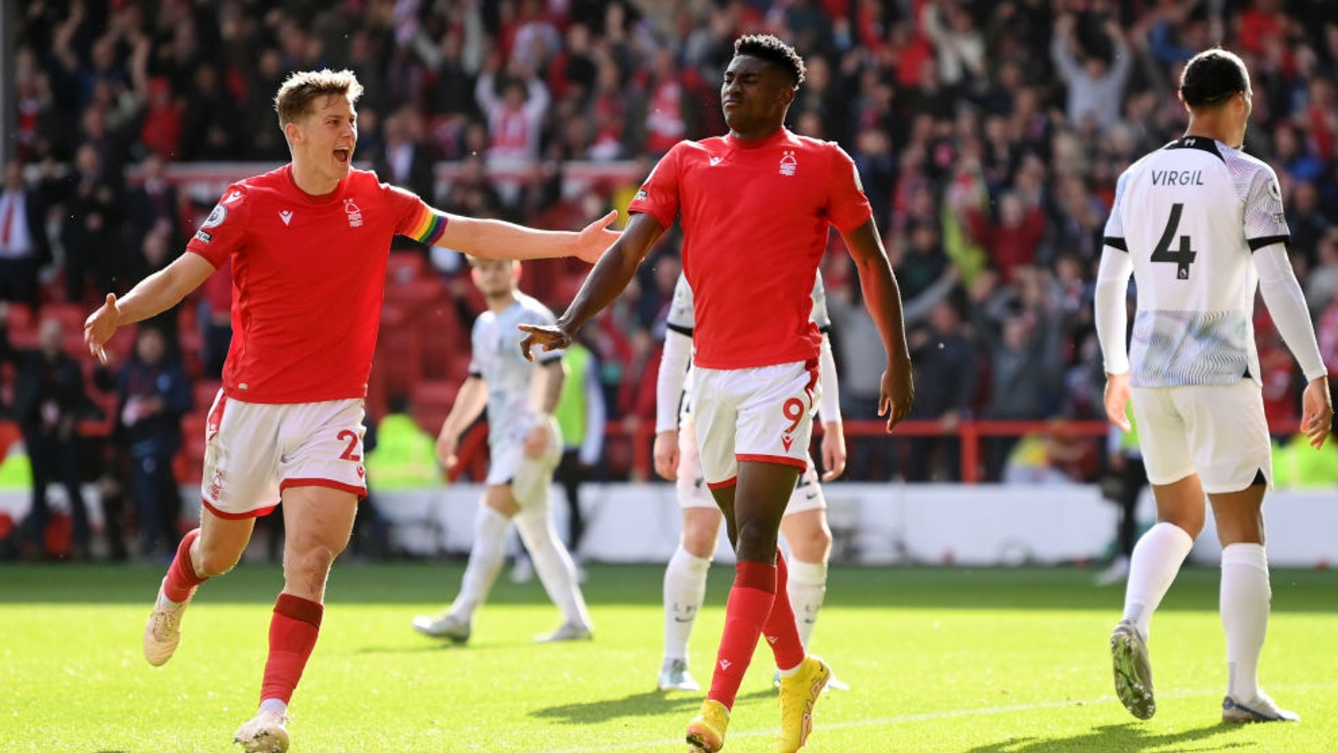 而羅馬則在 而羅馬則在